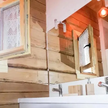 Cosy A Avec Piscine Partagee Chalet